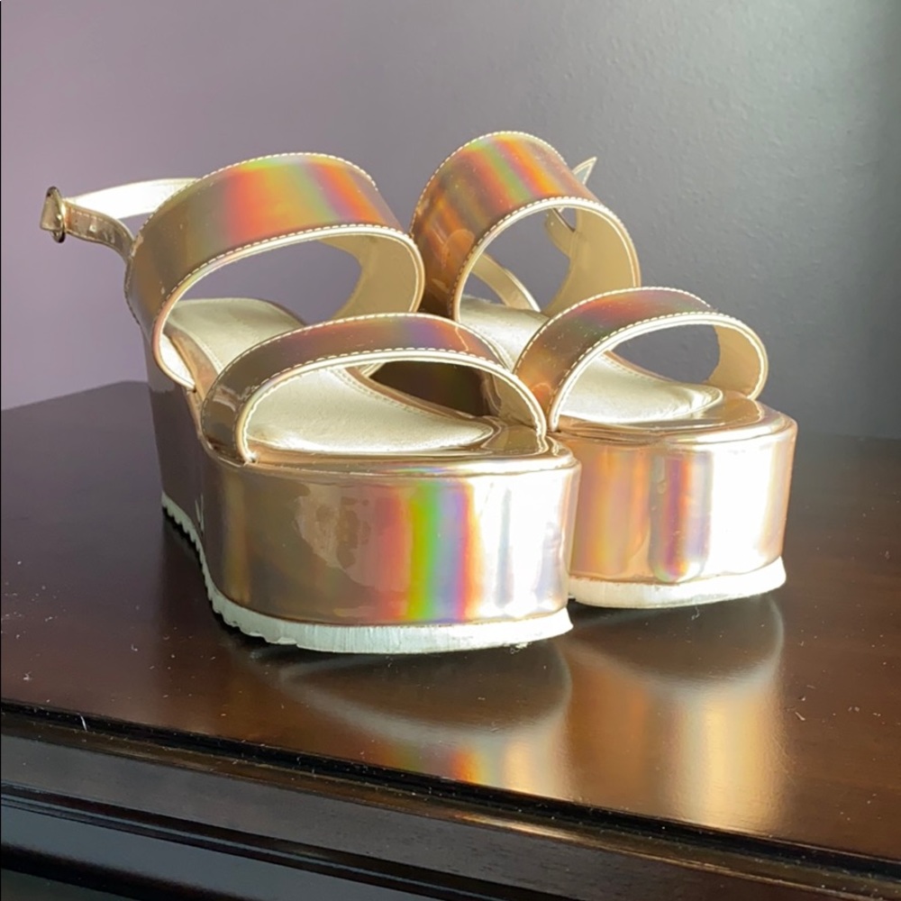 Platform sandals - Picture 2 of 3